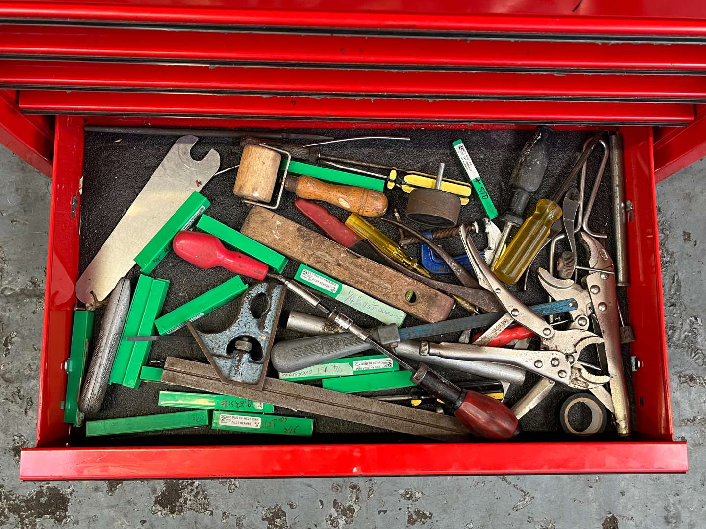 <p>Snap On Tool Box and Contents</p>