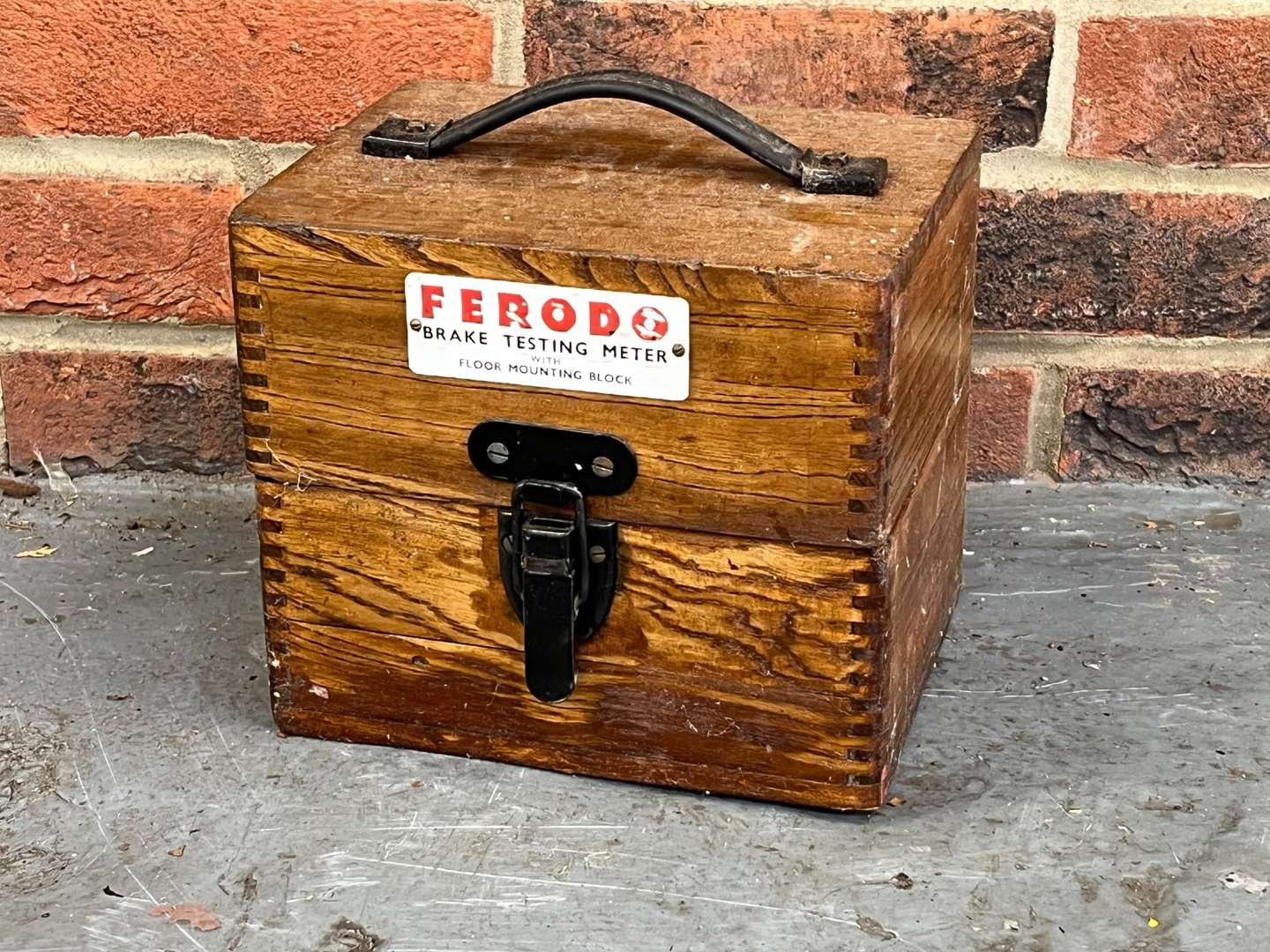 <p>Ferodo Cased Brake Testing Meter</p>