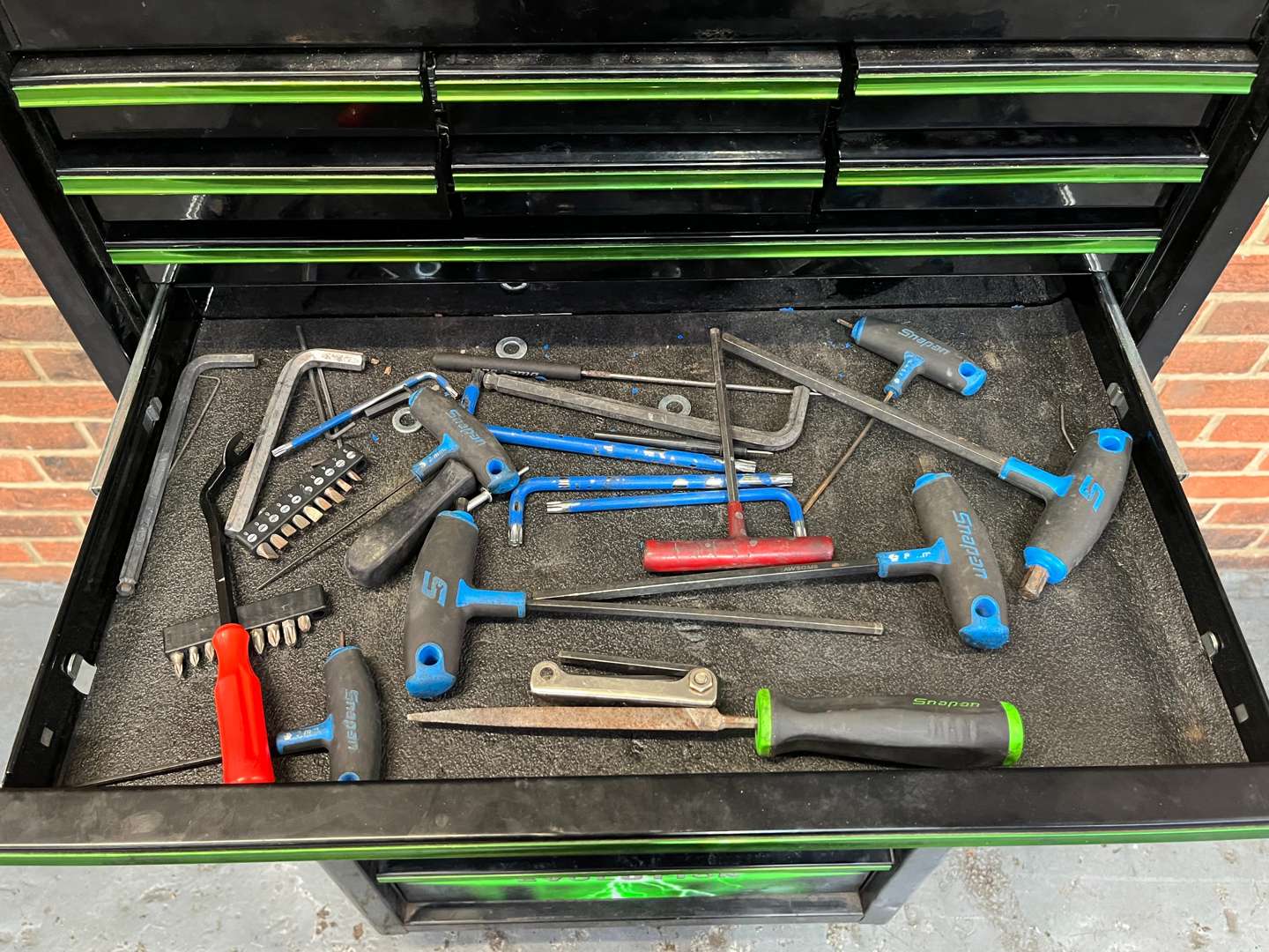 <p>Snap On Wheeled Tool Box and Contents&nbsp;</p>