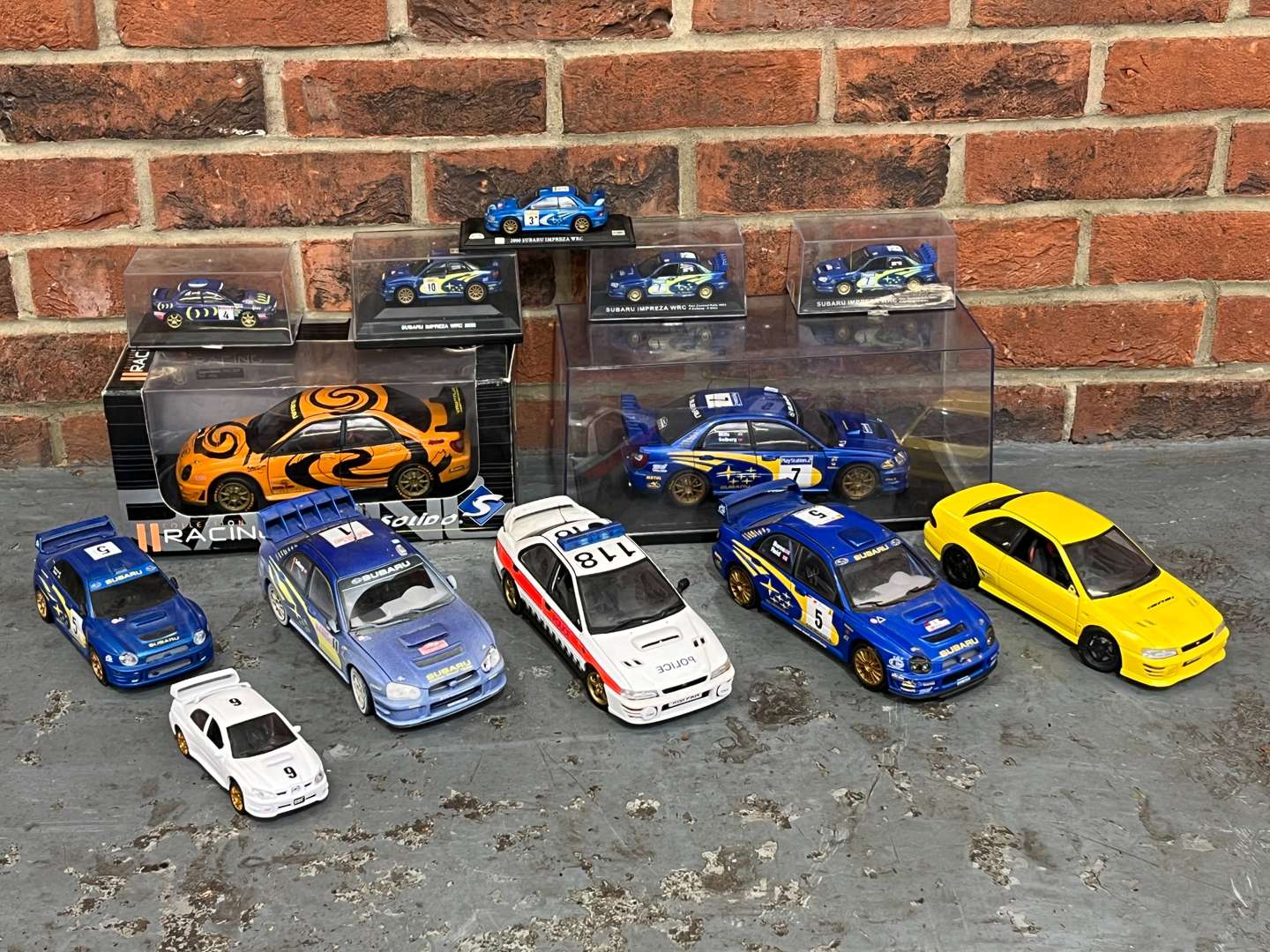 <p>Quantity Of Autoart Subaru Model Cars&nbsp;</p>