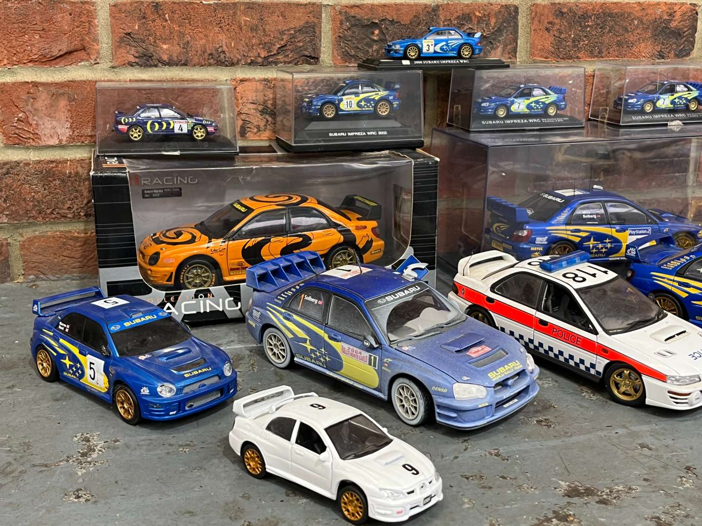 <p>Quantity Of Autoart Subaru Model Cars&nbsp;</p>