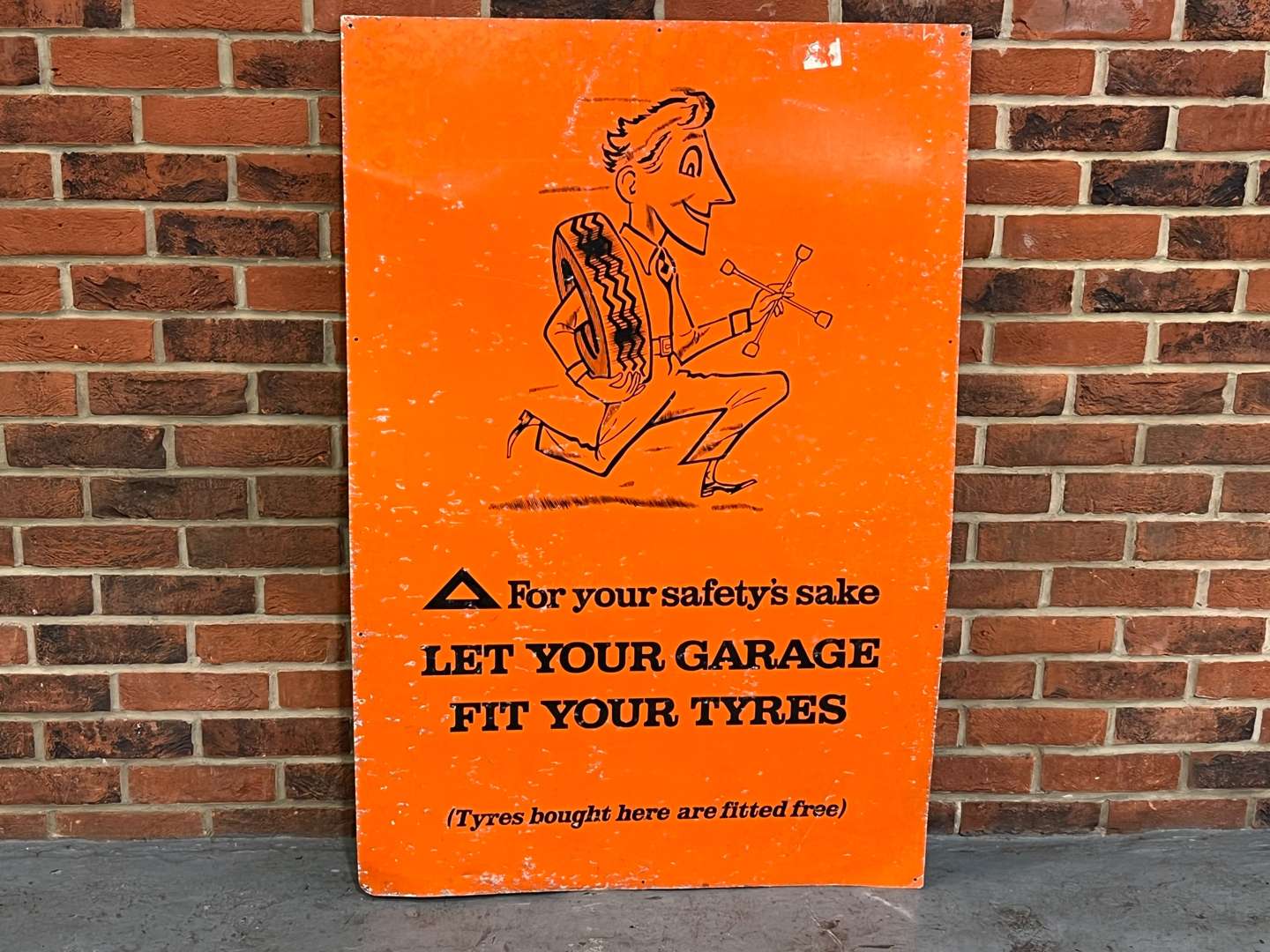 <p>Let Your Garage Fit Your Tyre's Aluminium</p>