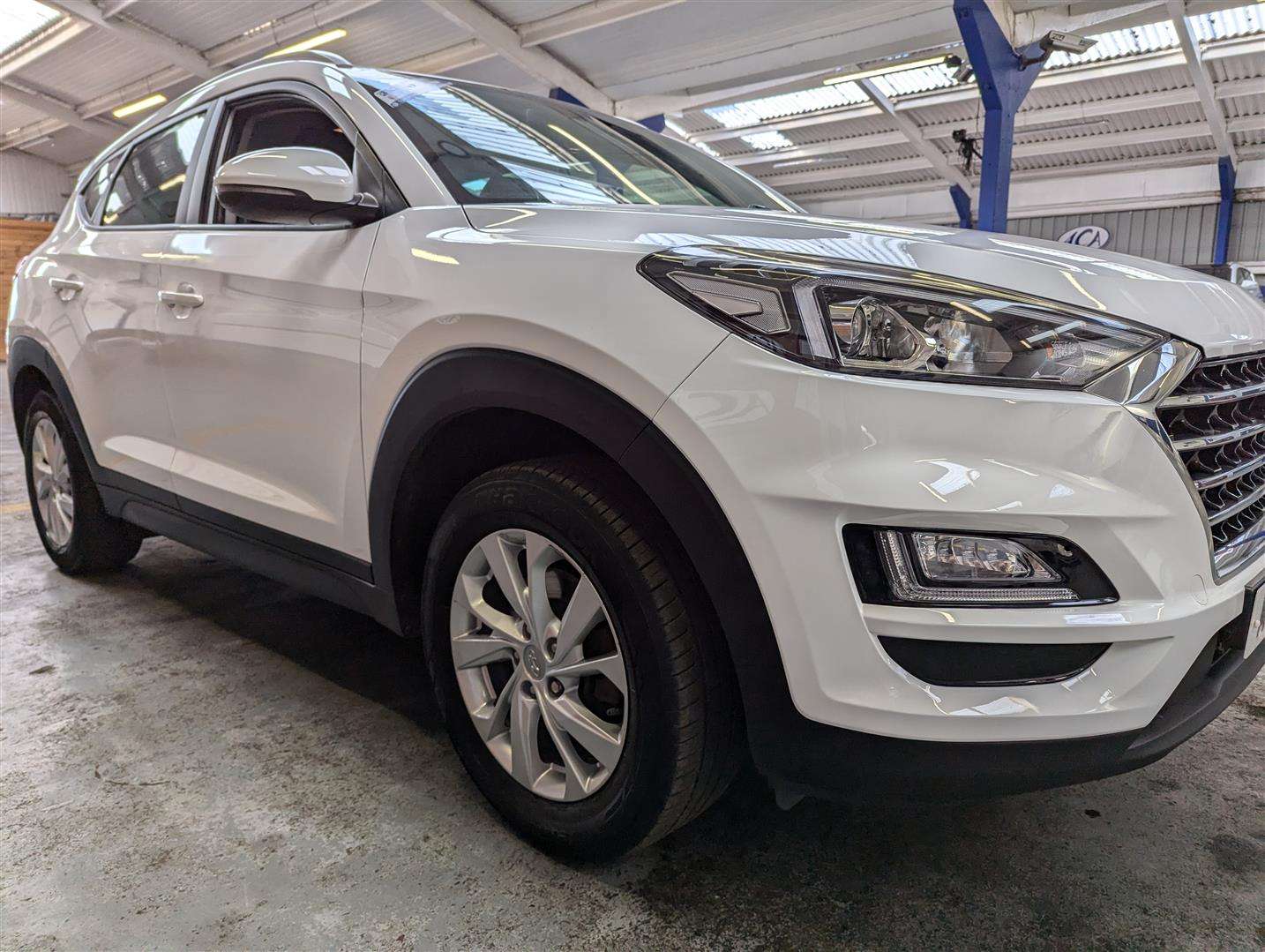 <p>2019 HYUNDAI TUCSON SE NAV GDI 2WD</p>