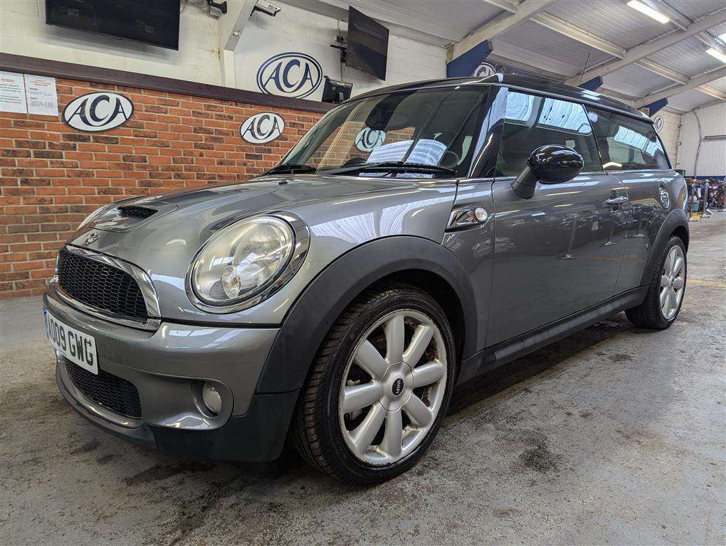 <p>2009 MINI COOPER S CLUBMAN</p>