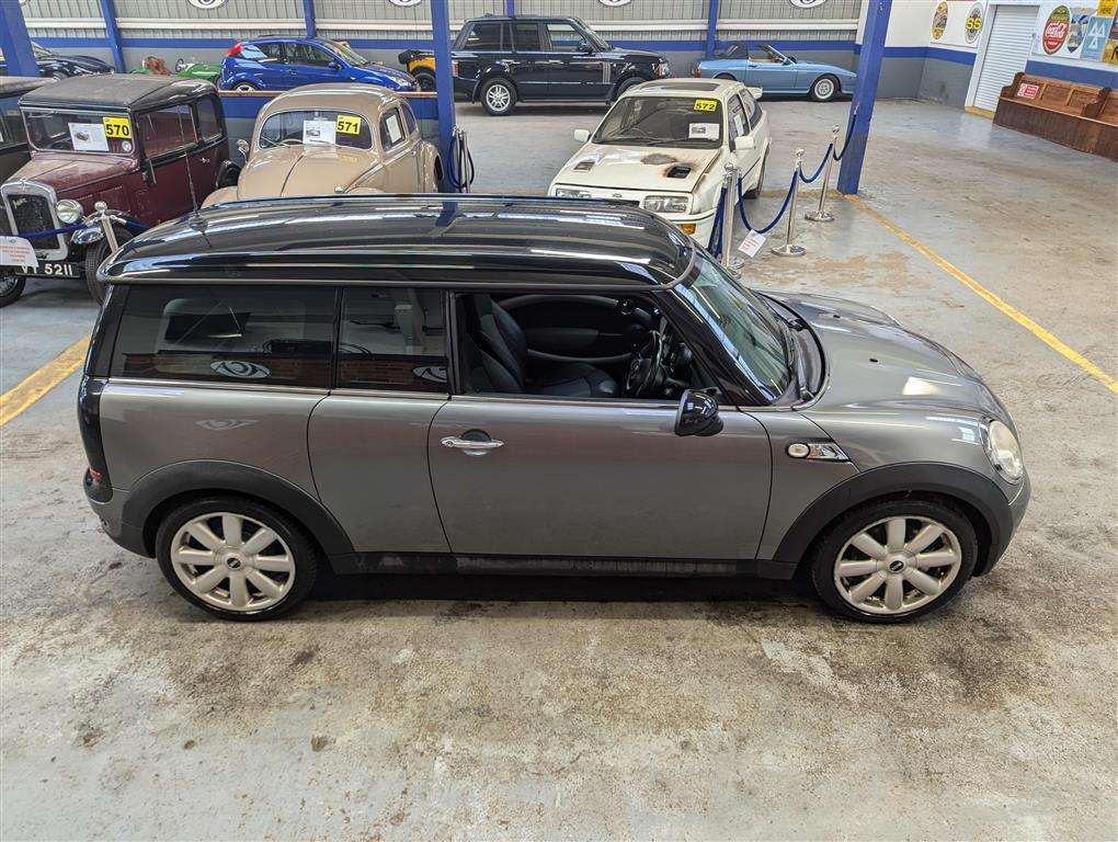 <p>2009 MINI COOPER S CLUBMAN</p>