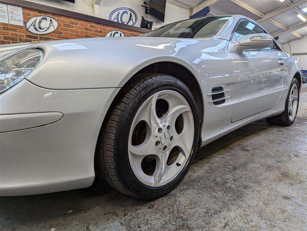 <p>2005 MERCEDES SL 350 AUTO</p>