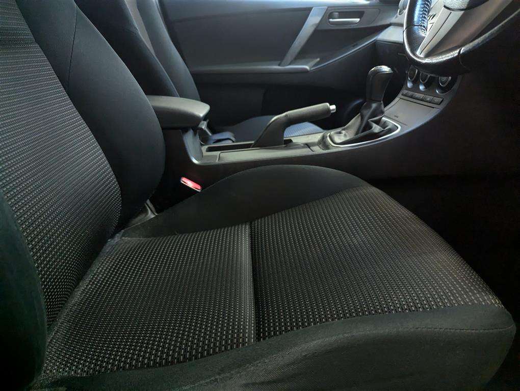 <p>2012 MAZDA 3 TAMURA</p>