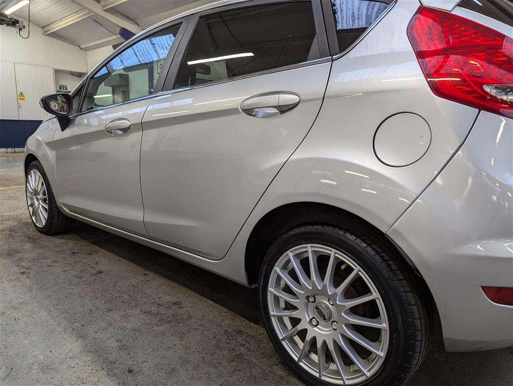 <p>2010 FORD FIESTA TITANIUM TDCI 70</p>