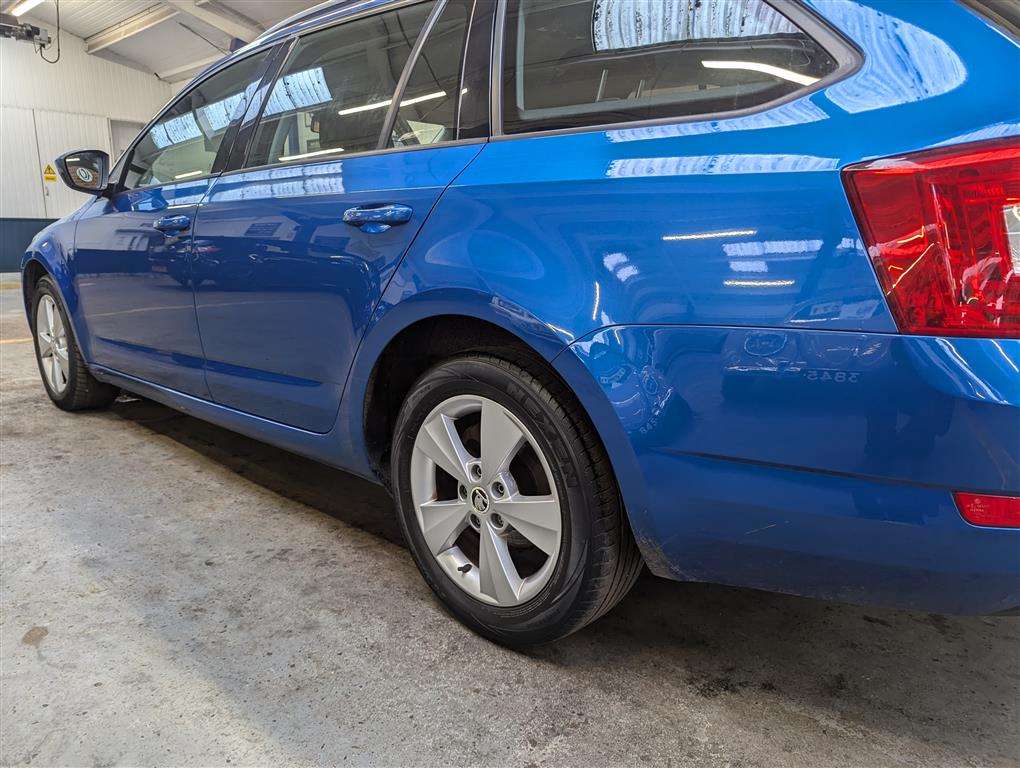 <p>2015 SKODA OCTAVIA GREENLINE III TDI</p>