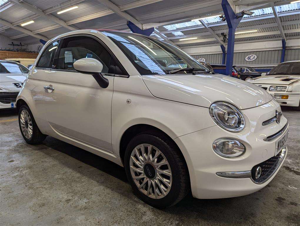 <p>2018 FIAT 500 C LOUNGE</p>