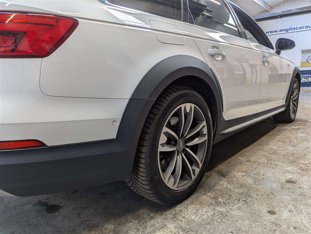 <p>2016 AUDI A4 ALLROAD TDI QUATTRO AUTO</p>