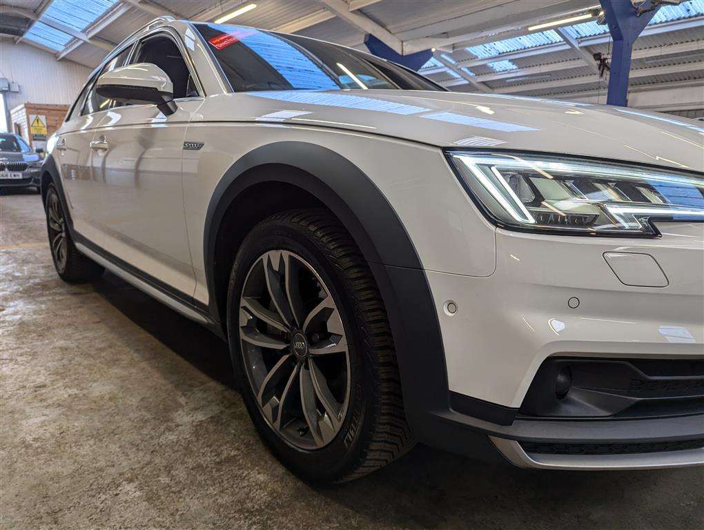 <p>2016 AUDI A4 ALLROAD TDI QUATTRO AUTO</p>