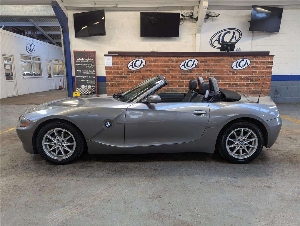 <p>2004 BMW Z4 2.2I SE</p>