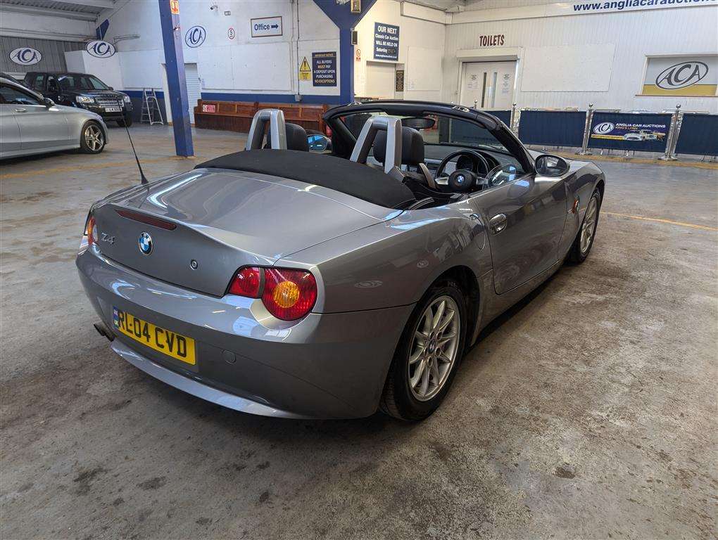 <p>2004 BMW Z4 2.2I SE</p>