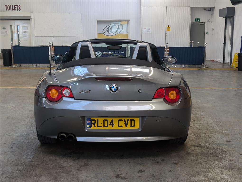 <p>2004 BMW Z4 2.2I SE</p>