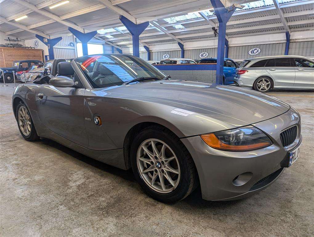 <p>2004 BMW Z4 2.2I SE</p>