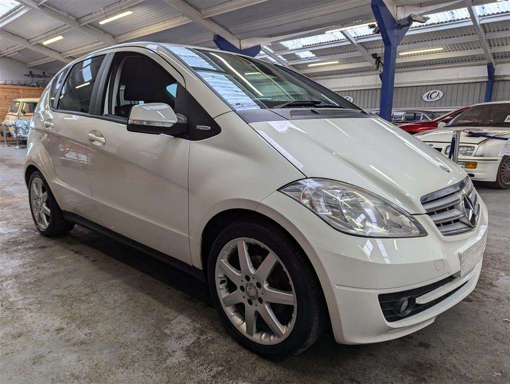 <p>2010 MERCEDES-BENZ A160 BLUEEFF-Y CLASSIC SE</p>