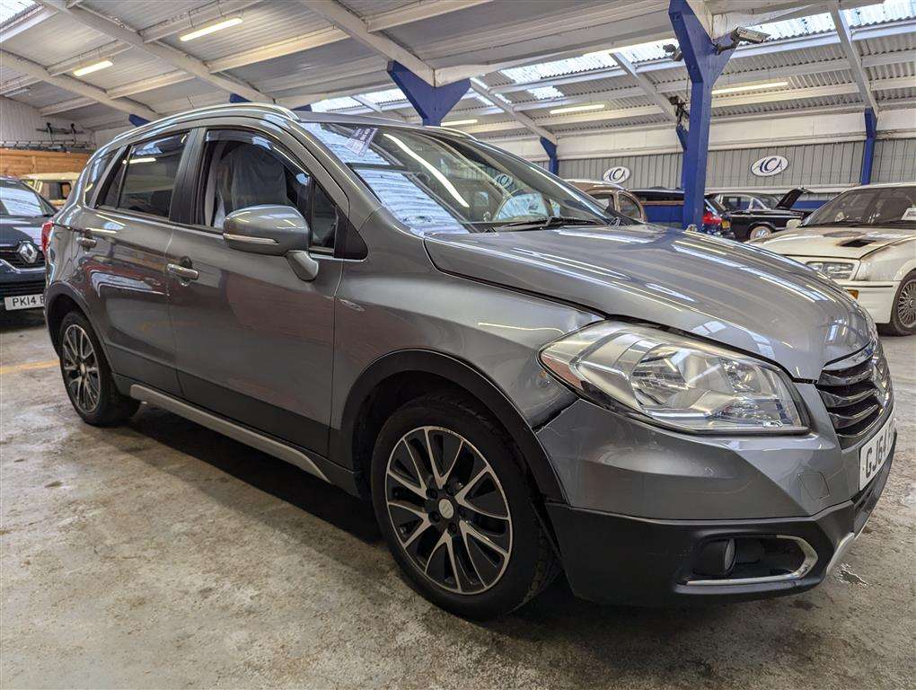 <p>2014 SUZUKI SX4 S-CROSS SZ-T</p>