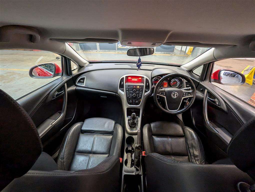 <p>2014 VAUXHALL ASTRA LIMITED EDITION</p>