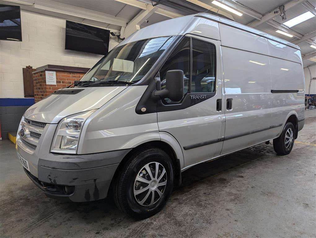 <p>2012 FORD TRANSIT 125 T350 TREND RW</p>