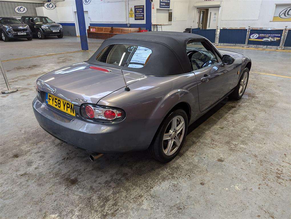 <p>2008 MAZDA MX-5</p>