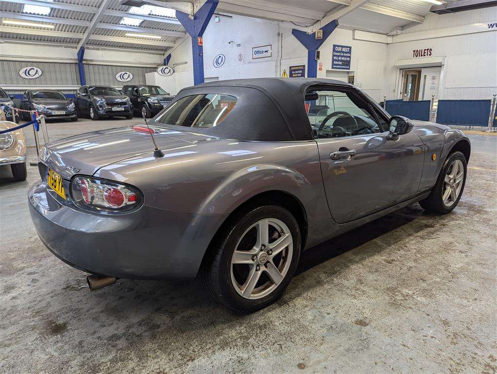 <p>2008 MAZDA MX-5</p>