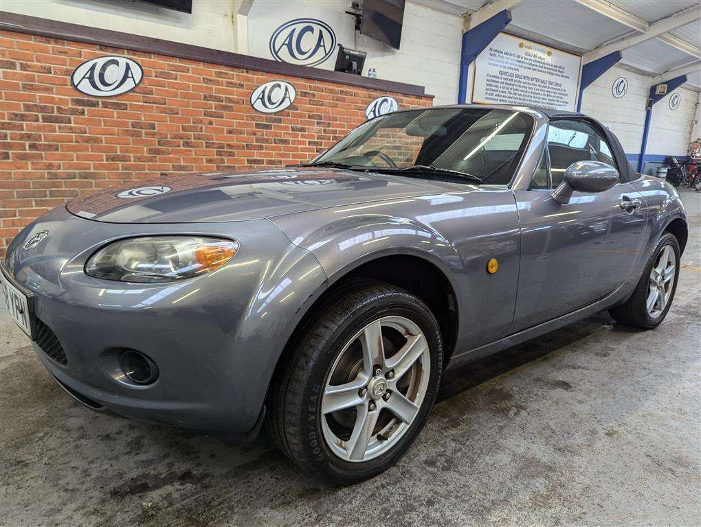 <p>2008 MAZDA MX-5</p>