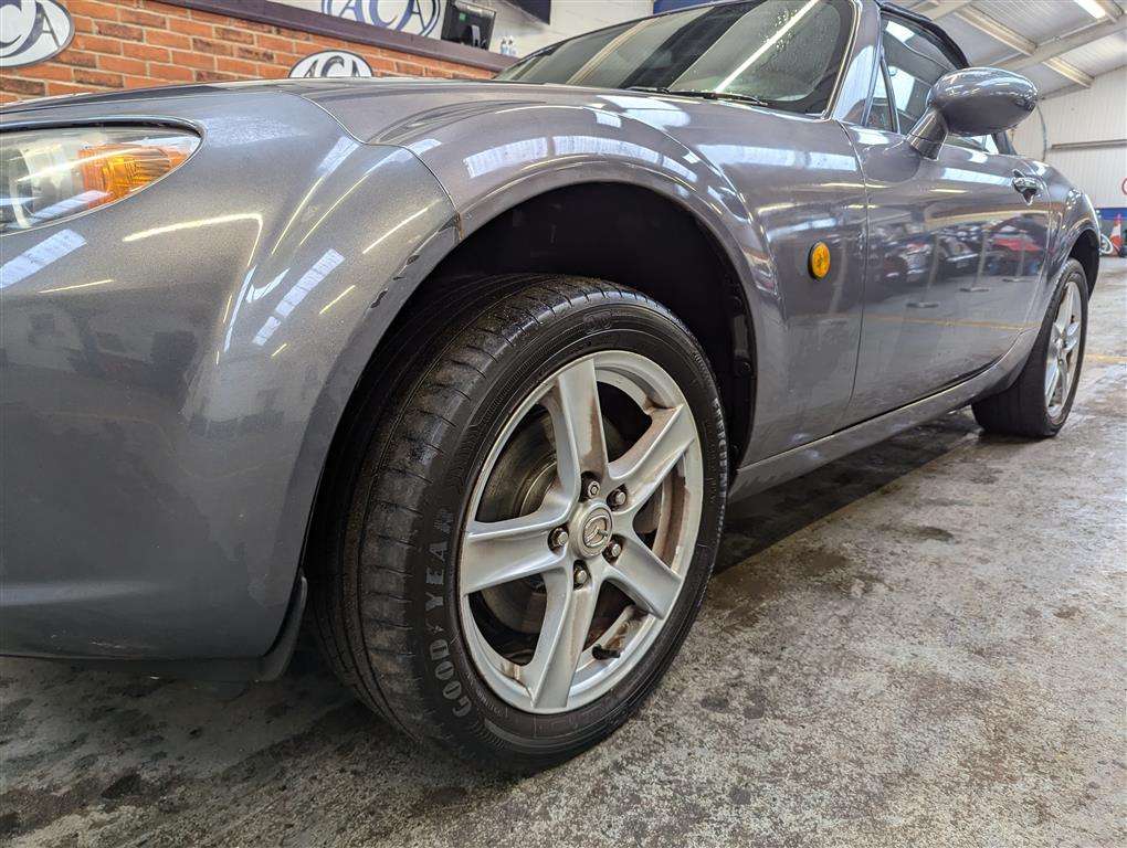 <p>2008 MAZDA MX-5</p>