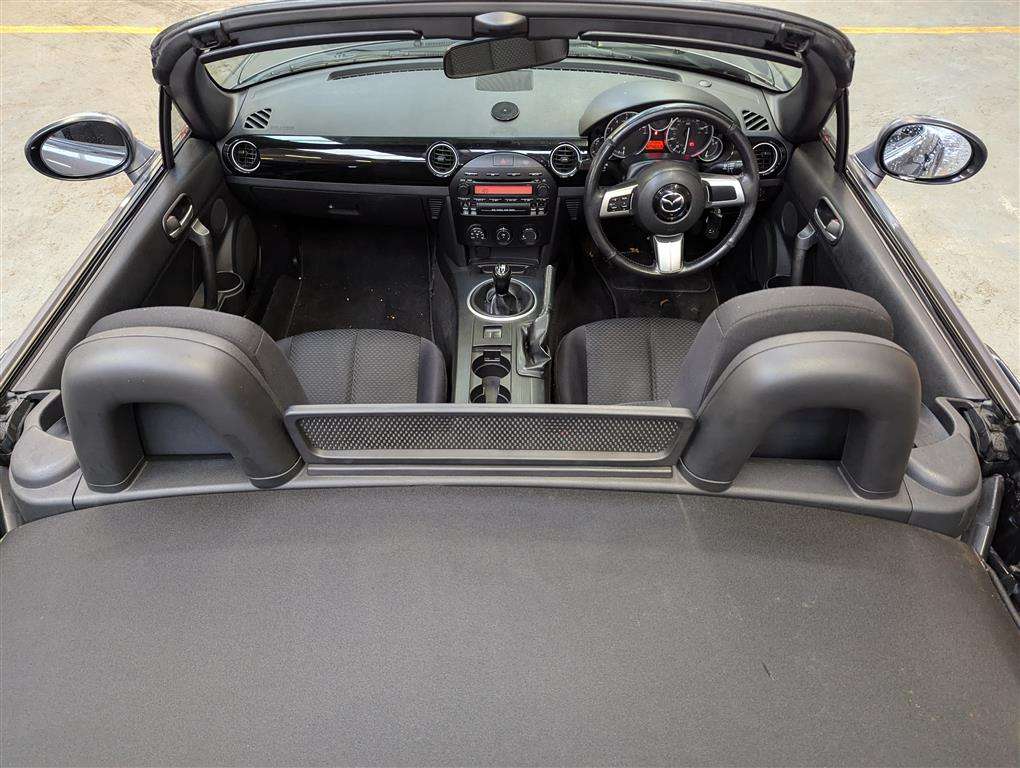 <p>2008 MAZDA MX-5</p>