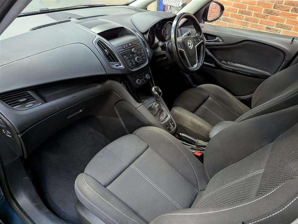 <p>2014 VAUXHALL ZAFIRA TOURER SRI TURBO</p>