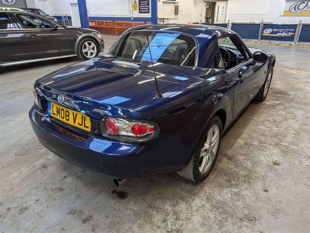 <p>2008 MAZDA MX-5</p>