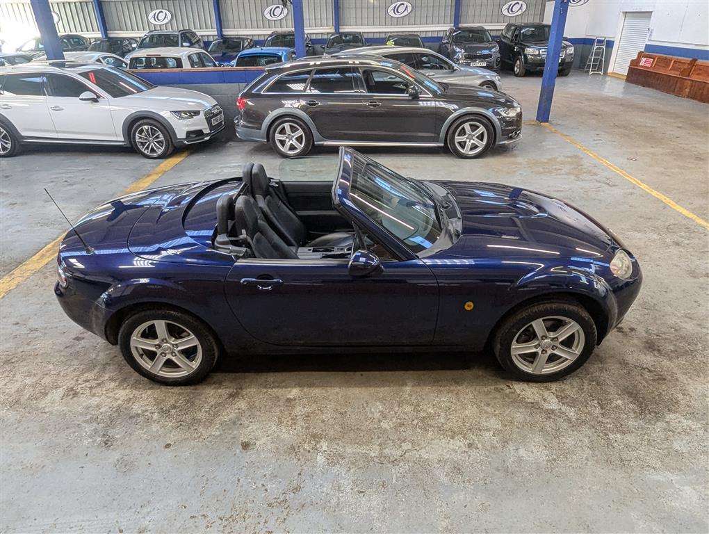 <p>2008 MAZDA MX-5</p>