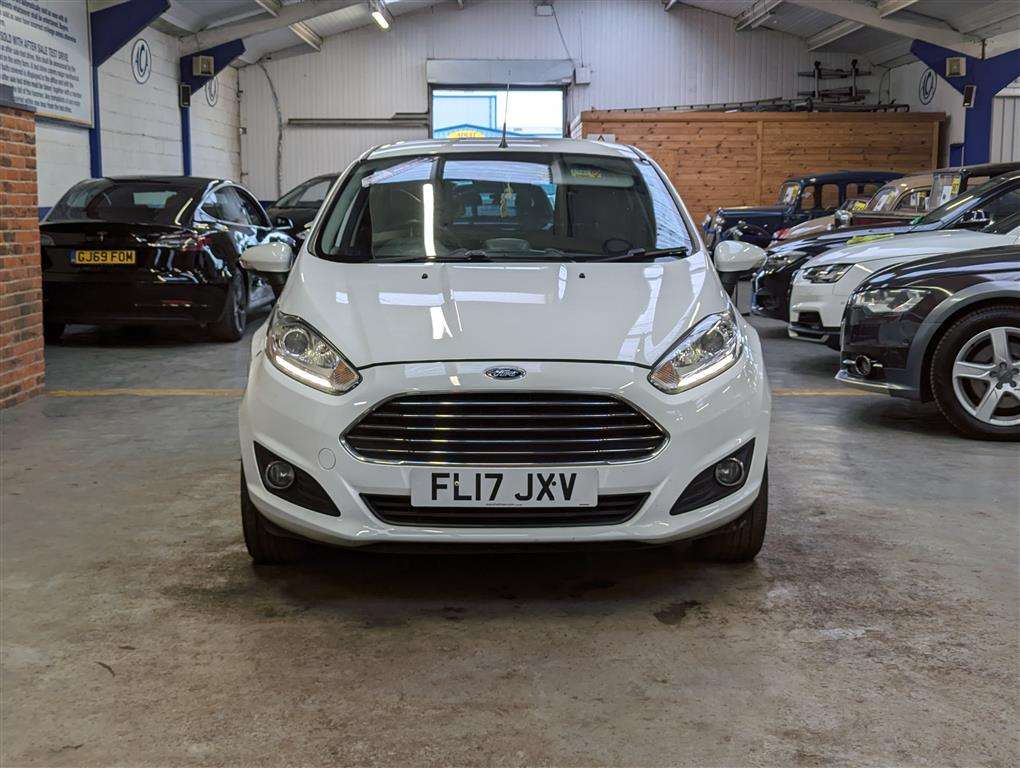 <p>2017 FORD FIESTA ZETEC</p>