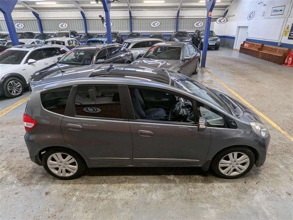 <p>2014 HONDA JAZZ I-VTEC EX</p>