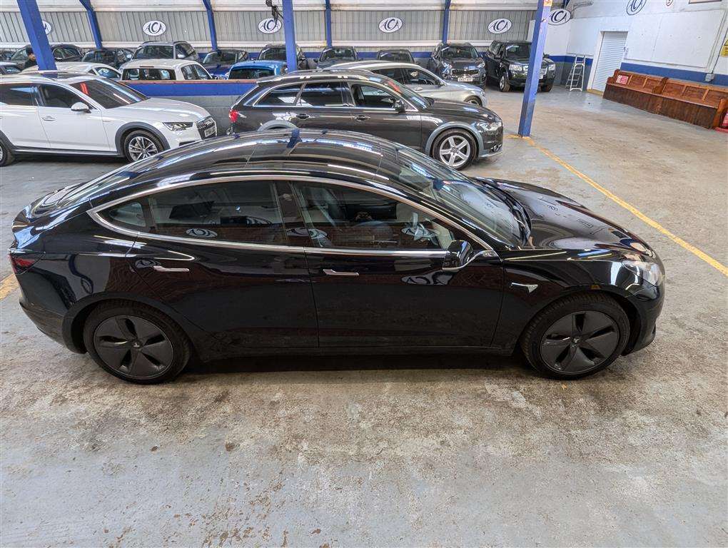 <p>2019 TESLA MODEL 3 STANDARD RANGE +</p>