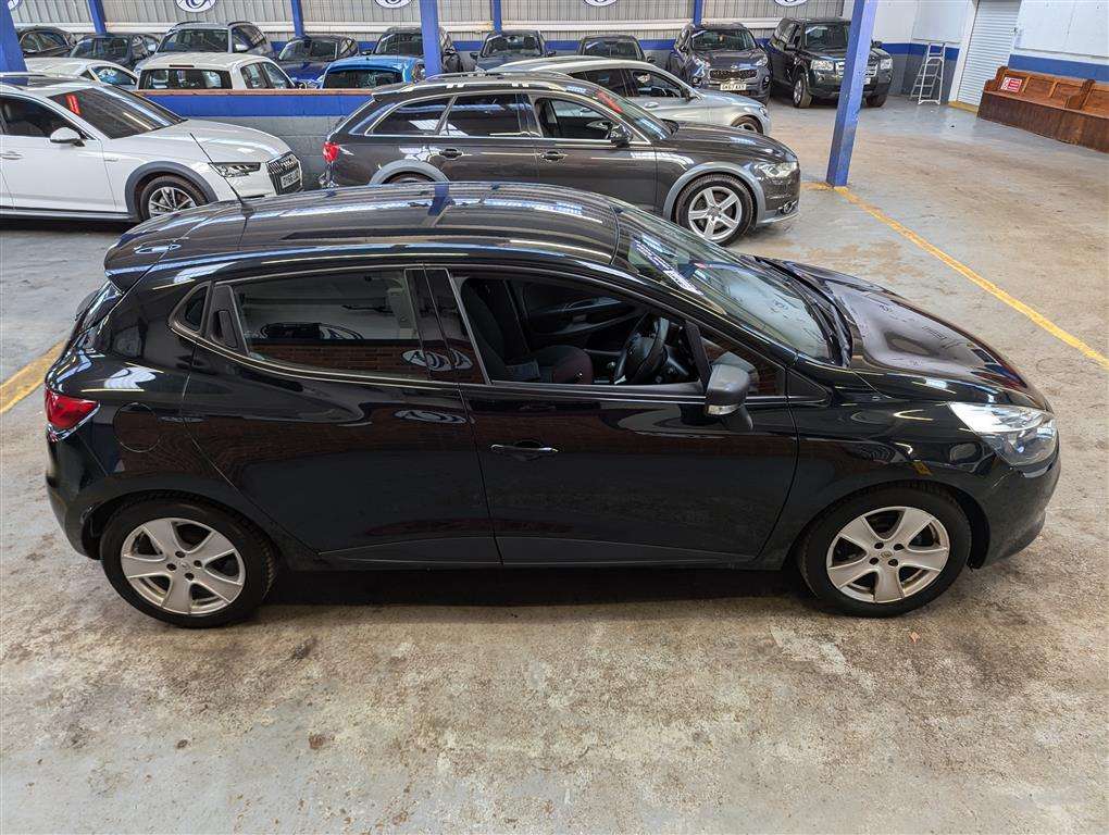 <p>2016 RENAULT CLIO PLAY 16V</p>