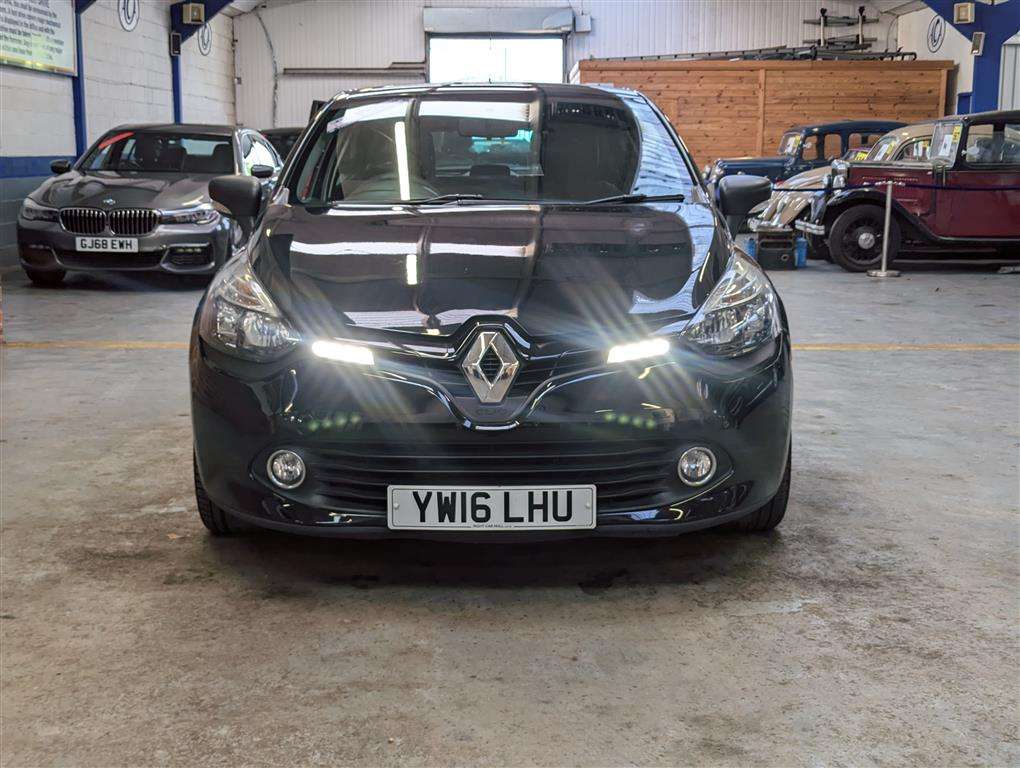 <p>2016 RENAULT CLIO PLAY 16V</p>