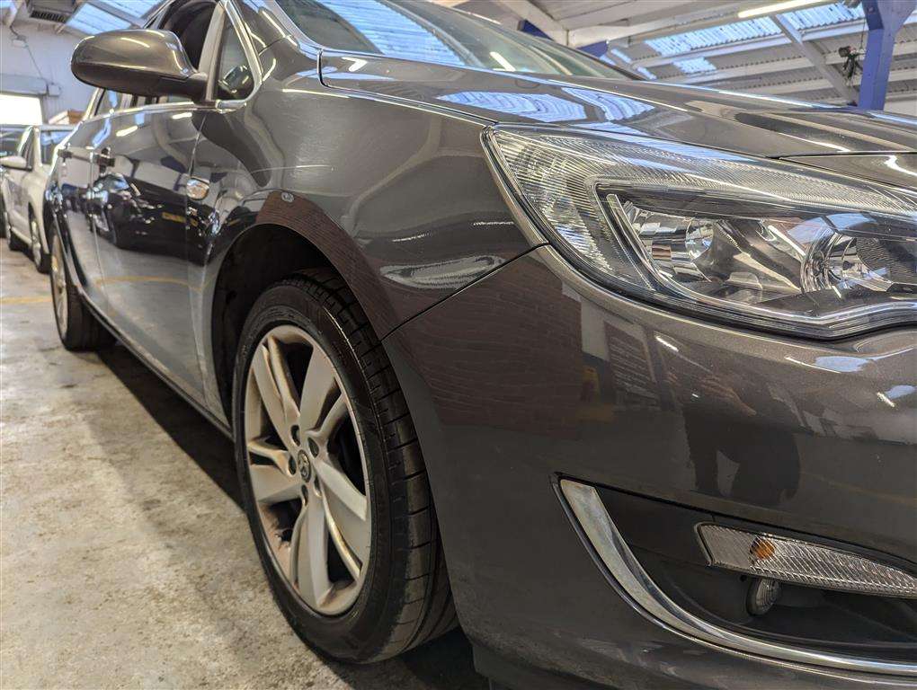 <p>2014 VAUXHALL ASTRA SRI</p>