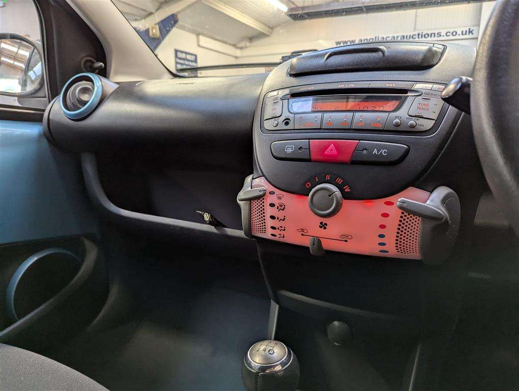 <p>2014 TOYOTA AYGO MOVE WITH STYLE VVT-</p>