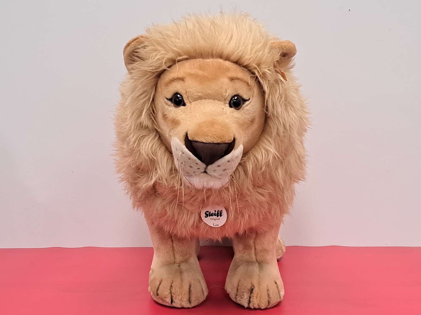 <p>STEIFF Leo Lion</p>