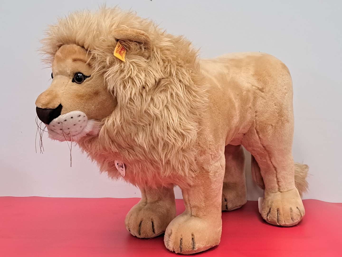 <p>STEIFF Leo Lion</p>