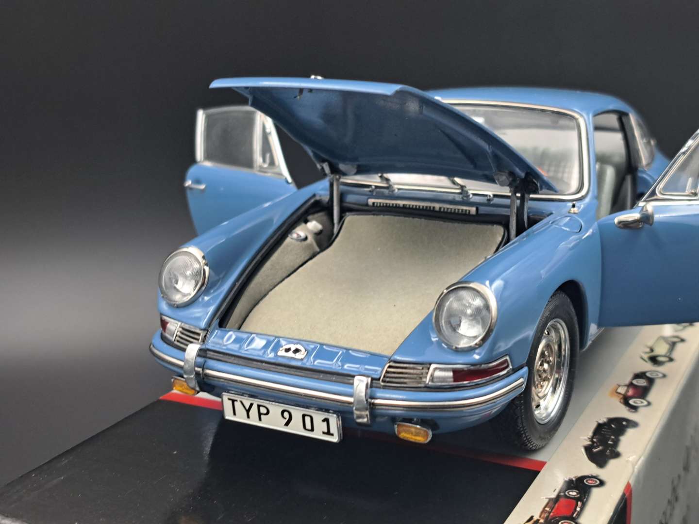 <p>CMC 1964 Porsche 901 1:18 scale</p>