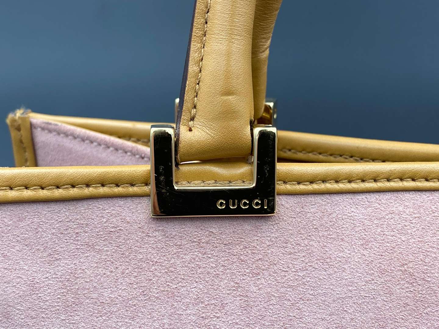 <p>GUCCI handbag & purse Kelly Style</p>