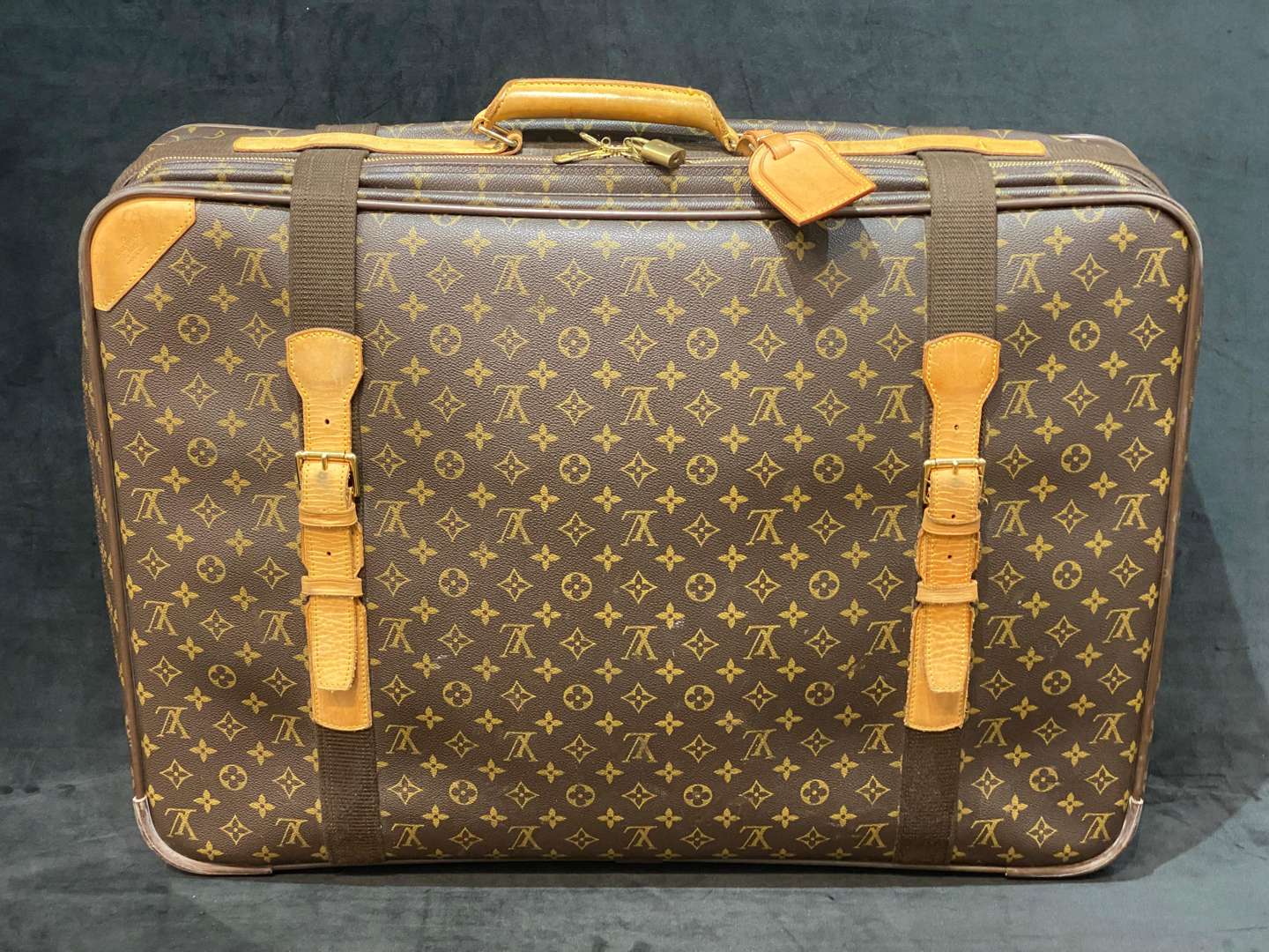 <p>LOUIS VUITTON Satellite 70, monogram suitcase,</p>