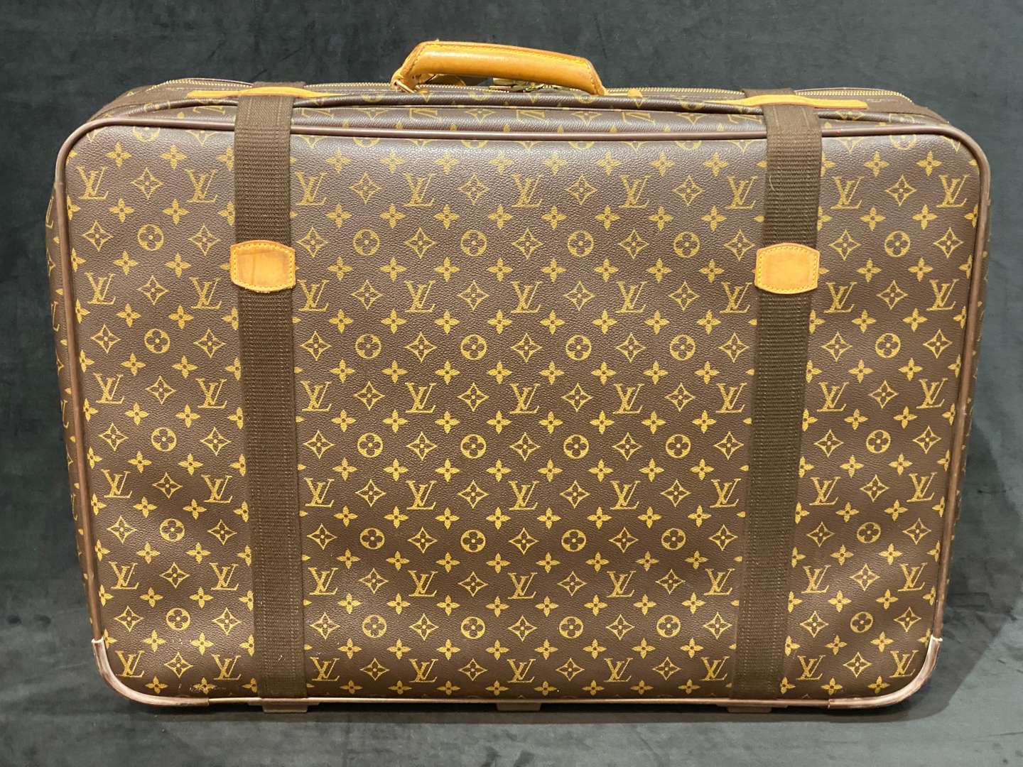 <p>LOUIS VUITTON Satellite 70, monogram suitcase,</p>