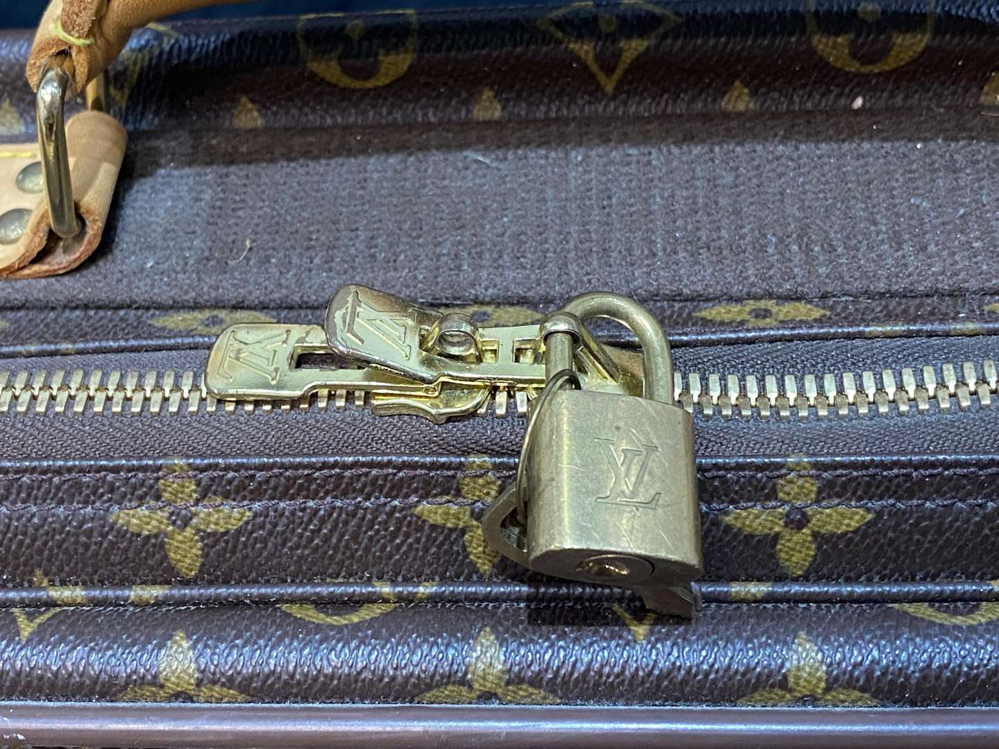 <p>LOUIS VUITTON Satellite 70, monogram suitcase,</p>