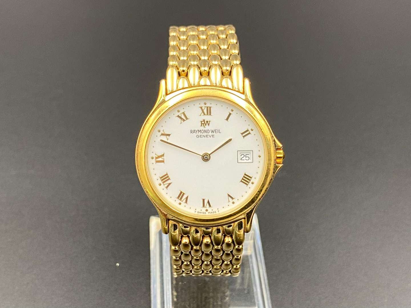 <p>RAYMOND WEIL- Geneve gold plated quartz wristwatch 5568 Z533628</p>