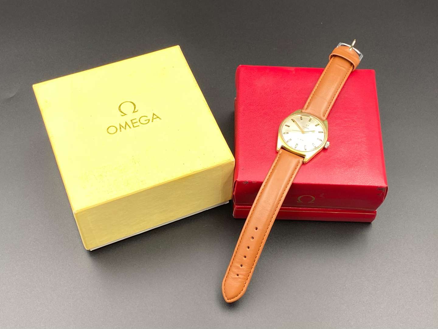 <p>OMEGA Geneve gold plated centre seconds wristwatch</p>